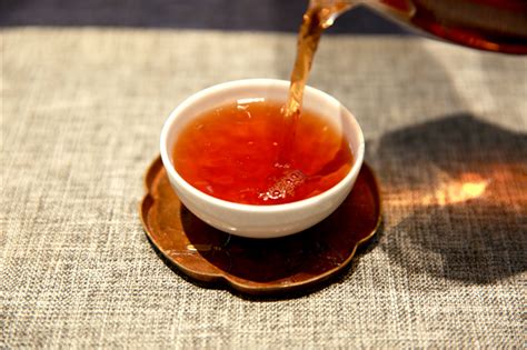 你冲泡的茶汤浑浊,茶汤色混浊原因是什么呢