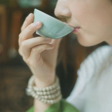 普洱生茶放多少年能成熟茶,存放多少年可以长期饮用
