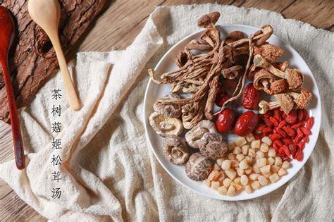 茶树菇炖鸡汤的做法,姬松茸茶树菇肉片汤