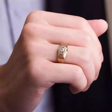 戴上戒指是为什么,带戒指意味什么意思