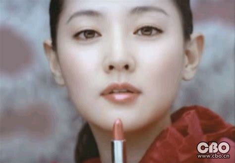 李英爱自创化妆品品牌,40岁左右用什么化妆品