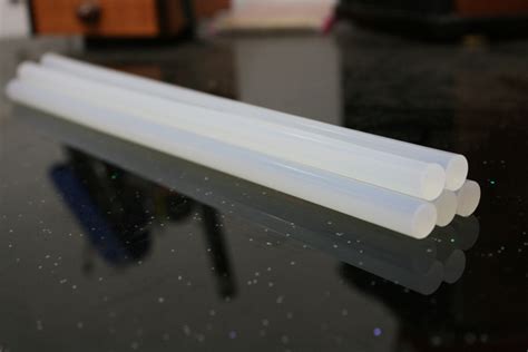 只有紙.氣球.膠棒可以做什么科技小作品(如機器人)
