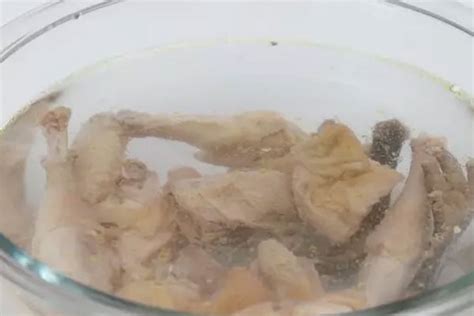 清炖松茸鸡汤时揭开锅盖行吗 松茸板栗鸡汤是最佳的选择