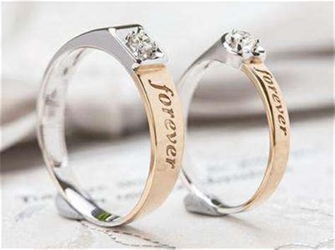 结婚对戒女方戴哪个手,不同手指戴戒指有什么含义