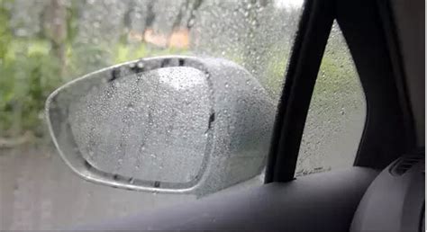 下雨天駕車看不到反光鏡怎么辦,請進