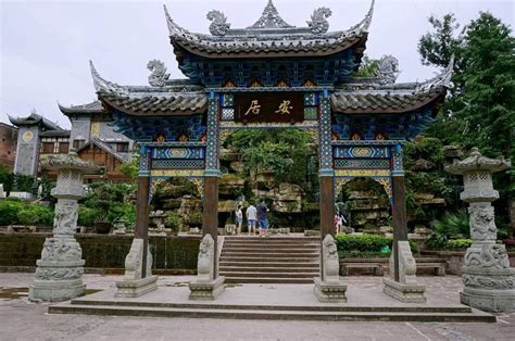 丽江古城周边的旅游景点有哪些?