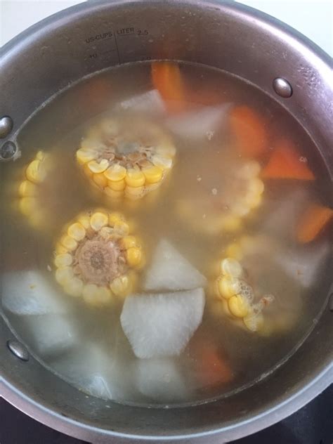 松茸能和玉米红萝卜一起煲排骨汤吗 玉米红萝卜煲姫松茸汤