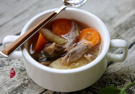 广东妈妈教你用鸽子煲汤,鸽了怎么煲汤