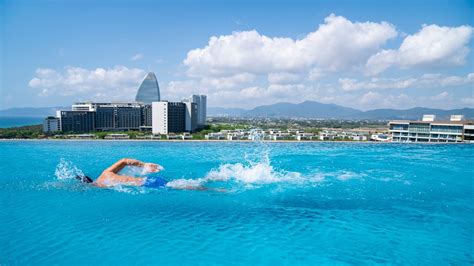 三亚酒店打卡，楼顶上的无边泳池，坐拥海棠湾无敌景观