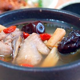 红菌松茸煲鸡汤的功效 野生红菌菇煲鸡汤