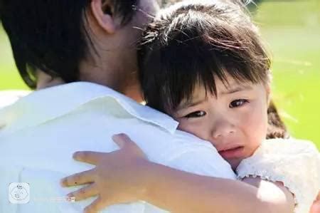 不要这样好吗？你哭的像个小孩，我看着心疼