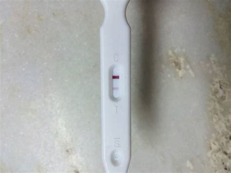 怀孕40天试纸颜色变浅了