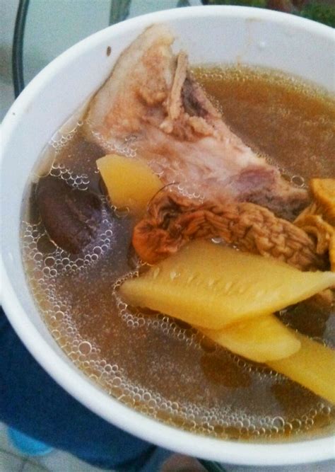 松茸菌汤包煲猪心排骨的做法 最详细的肉骨茶的做法
