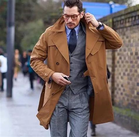 蓝色大衣配喇叭裤时髦优雅,英国秋冬穿什么颜色的大衣