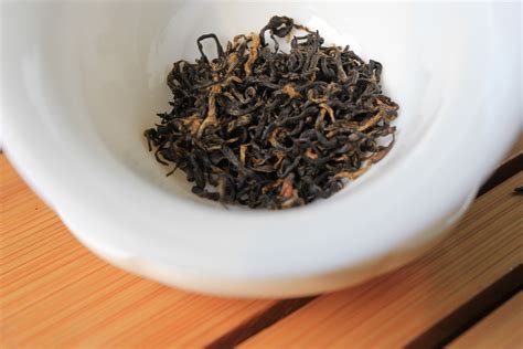 红茶的外形是什么,为什么不是红色的