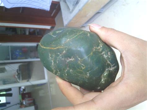 墨绿色石头有哪些,全球最美丽的石头