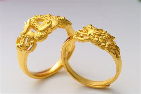 旧的黄金耳环卖多少钱,母亲戴了20年的金耳环变小了