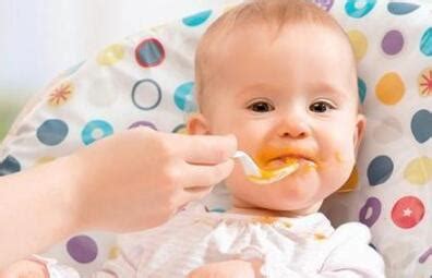 7-24月龄宝宝奶量和辅食比例，怎样合理安排？居民膳食指南这样说