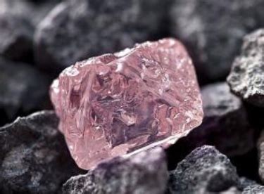 什么颜色粉钻值得收藏,更推荐收藏哪种颜色的彩钻