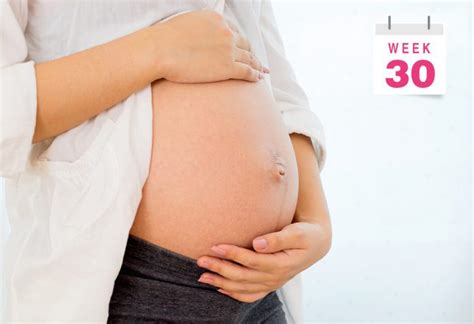 怀孕15周肚子左右鼓包是胎动吗