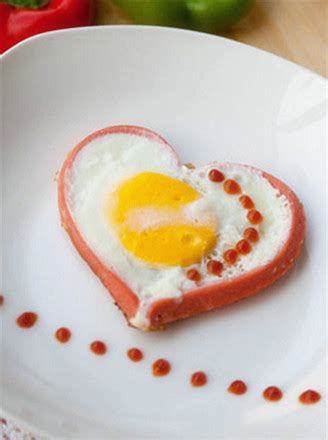 心型煎蛋怎么做好吃,溏心心形煎蛋走起
