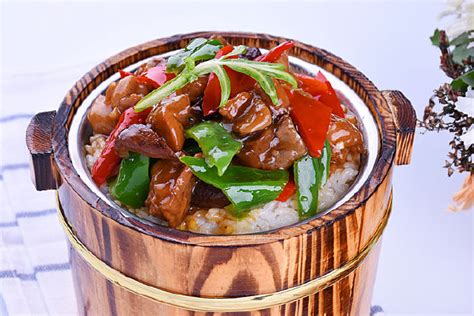 木桶蒸飯的做法: