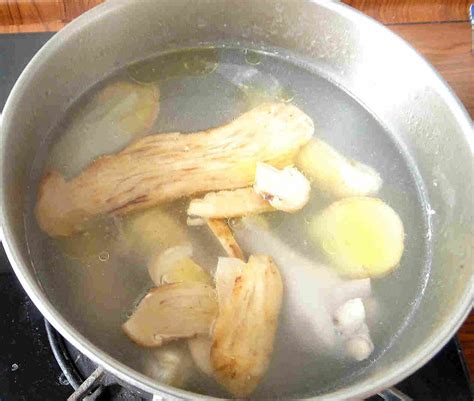 松茸冬瓜排骨汤的做法,冬瓜松茸汤