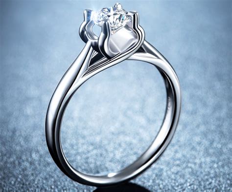 戒指戴哪个手指的意义,结婚戒指戴哪个手指