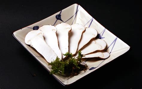 新鲜松茸刺身的做法,松茸菌刺身