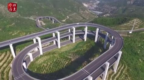 中国这条“云端上的公路”海外圈粉！网友：还以为是3D效果图