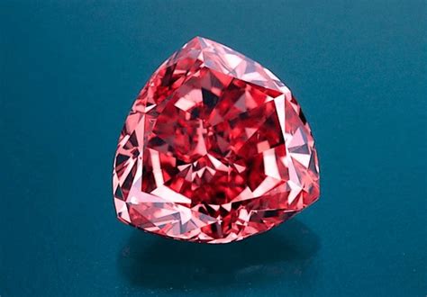 跟钻石一样的宝石叫什么,莫桑石和钻石的区别是什么