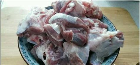鲫鱼搭配羊肉一起煮,鱼肉和羊肉怎么一起做