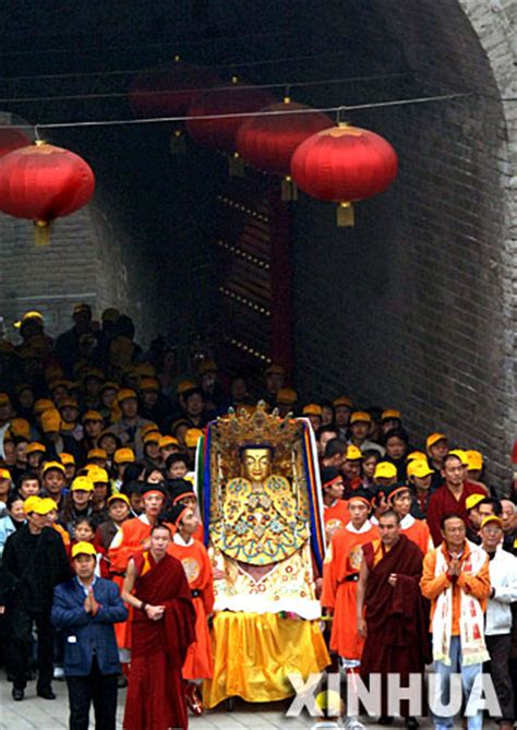 西藏之大昭寺释迦牟尼12岁等身佛像
