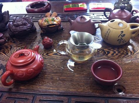 紫砂壶如何清理茶叶,教你如何清理紫砂壶的茶垢