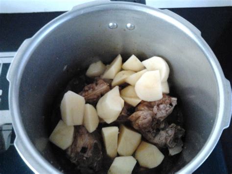 排骨炖黄豆怎么做好吃吗,四川腊排骨炖汤怎么做好吃