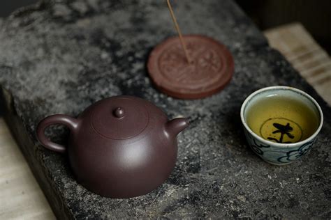 新鲜茶叶怎么保存最好,拆封后的绿茶叶怎么存放不会潮湿变质