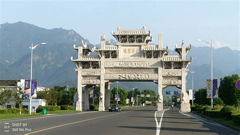 六安在安徽的什么地方?