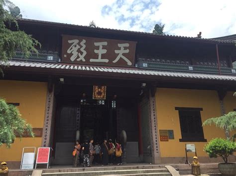旅行中的寺院 | 偏僻的寺院，藏着中国最大的土佛