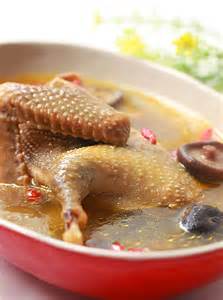 松茸干菇煲鸽子汤小孩可以喝吗 男人最需要进补的松茸乳鸽汤