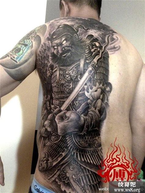 超流行手上纹身图片男,欧美型男10大人气纹身图集