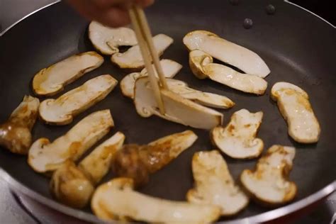 干锅松茸的做法大全 珍菌松茸爆鳝鱼