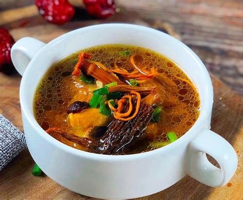 姬松茸搭配什么煲汤做法好,猴头菇姬松茸茶树菇排骨汤