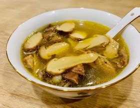 广东隔水炖鸡汤的做法 隔水炖松茸鸡汤