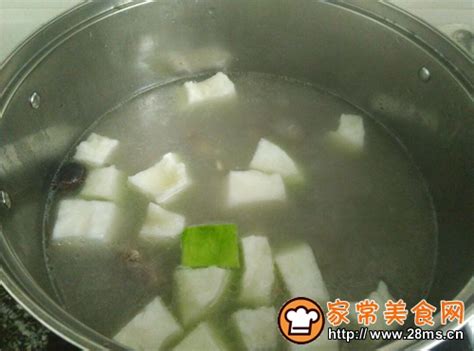 松茸排骨冬瓜汤的做法 小排骨松茸汤的做法