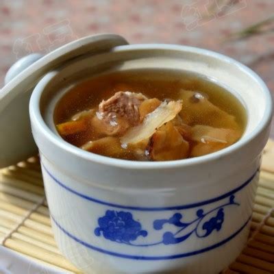 为什么广东人煲鱼汤鲜甜又不腥 松茸生鱼汤的做法大全