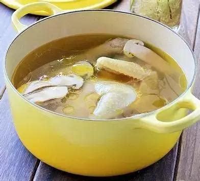 母鸡和元贝松茸一起煲汤可以吗 香煎元贝配西兰花泥