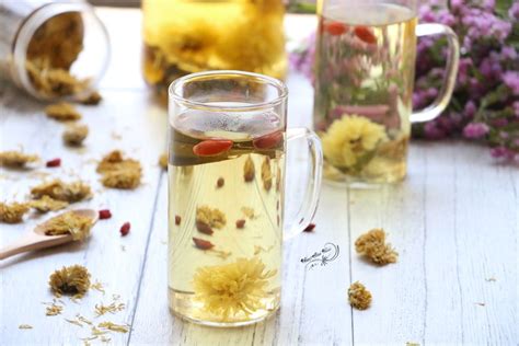 红茶适合什么季节喝,茶叶和山楂起什么作用吗