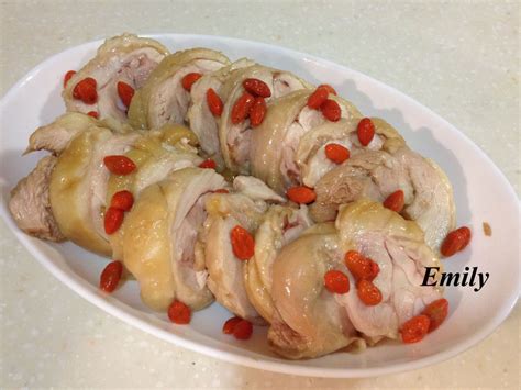 电饭锅焖鸡怎么做才好吃,闷整只鸡怎么做好吃