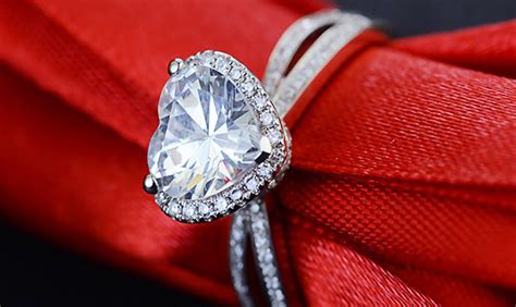 一克拉的戒指有多少分,结婚必须买克拉钻吗