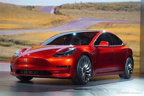 特斯拉model 3标准和高性能